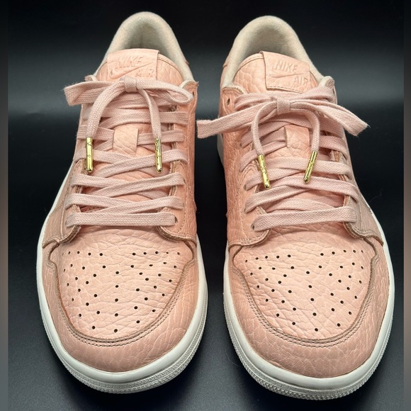 Jordan 1 Retro Low - Picture 2 of 9